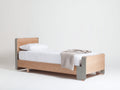 Cama individual de madera 200 x 115 x 100 cm - roble natural y gris cálido - cabecero y piecero de diseño moderno